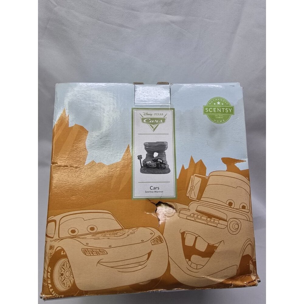New Disney Pixar CARS Scentsy Warmer Lightning McQueen & Mater- Box Wear - Picture 6 of 13